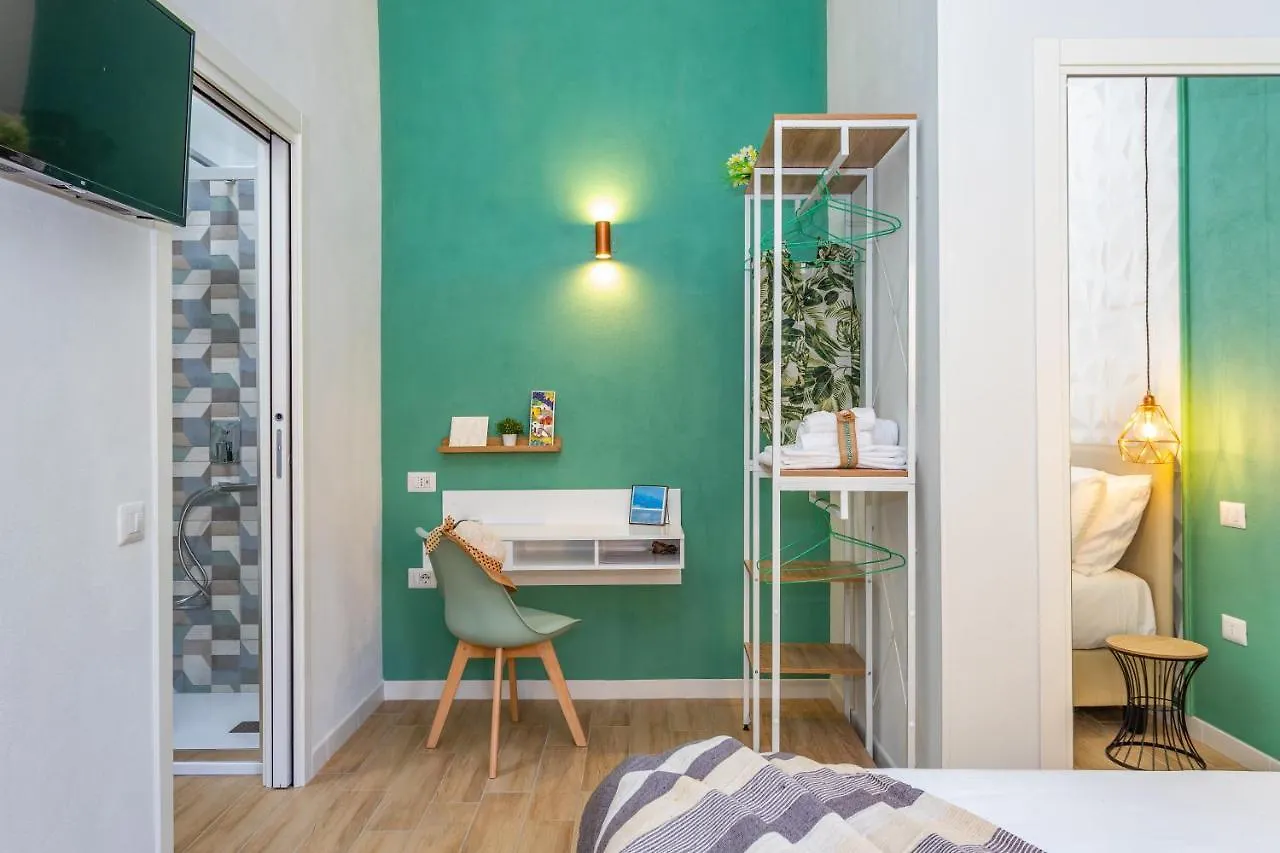 Domus Laetitiae Rooms & Apartments Quartu SantʼElena 0*,