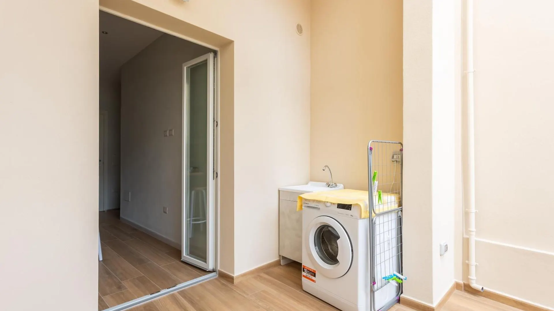 Gasthof Domus Laetitiae Rooms & Apartments Quartu SantʼElena