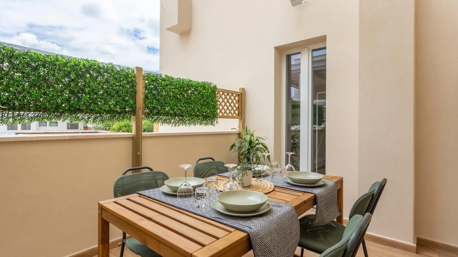 Domus Laetitiae Rooms & Apartments Quartu SantʼElena