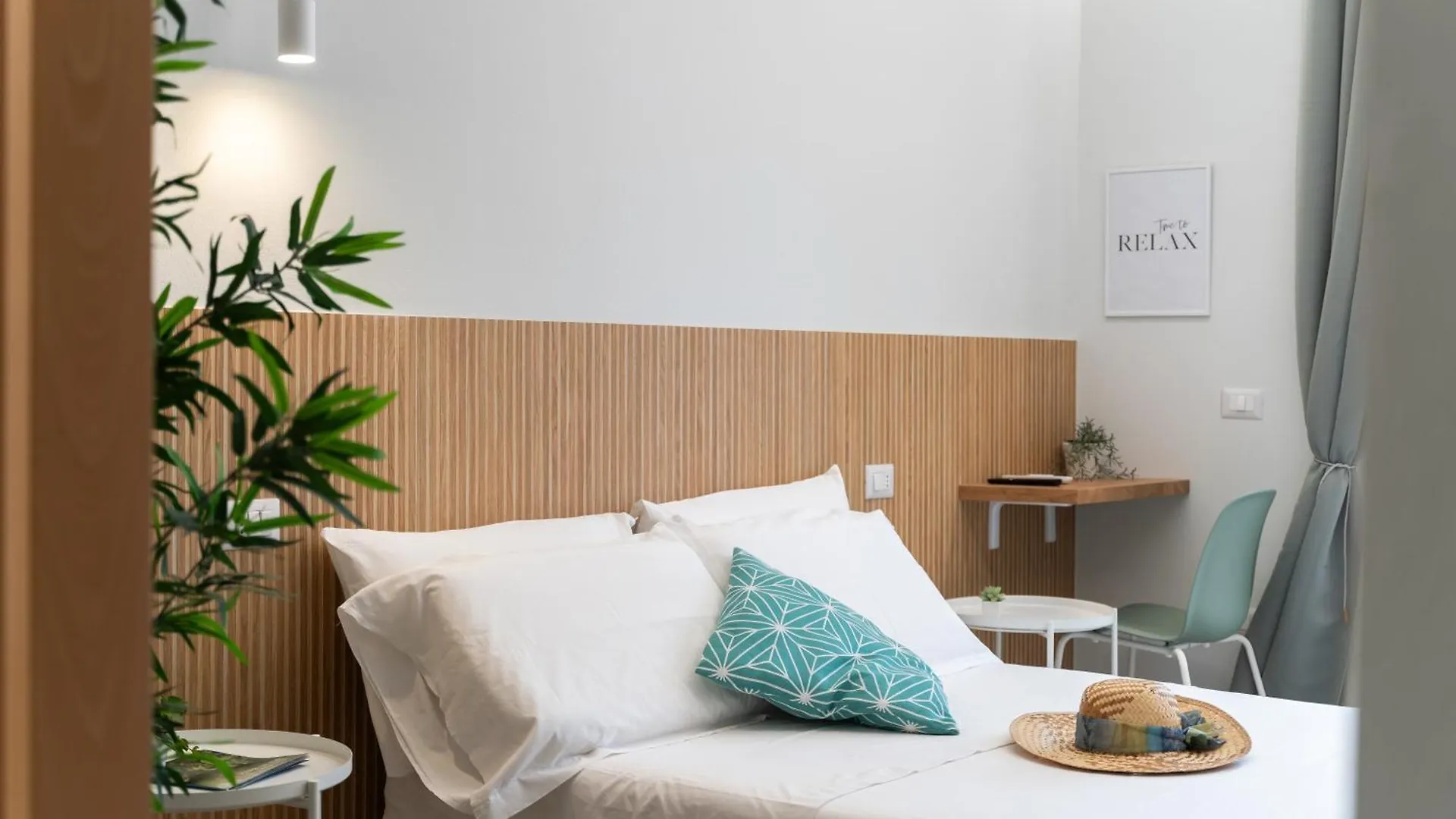 Domus Laetitiae Rooms & Apartments Quartu SantʼElena