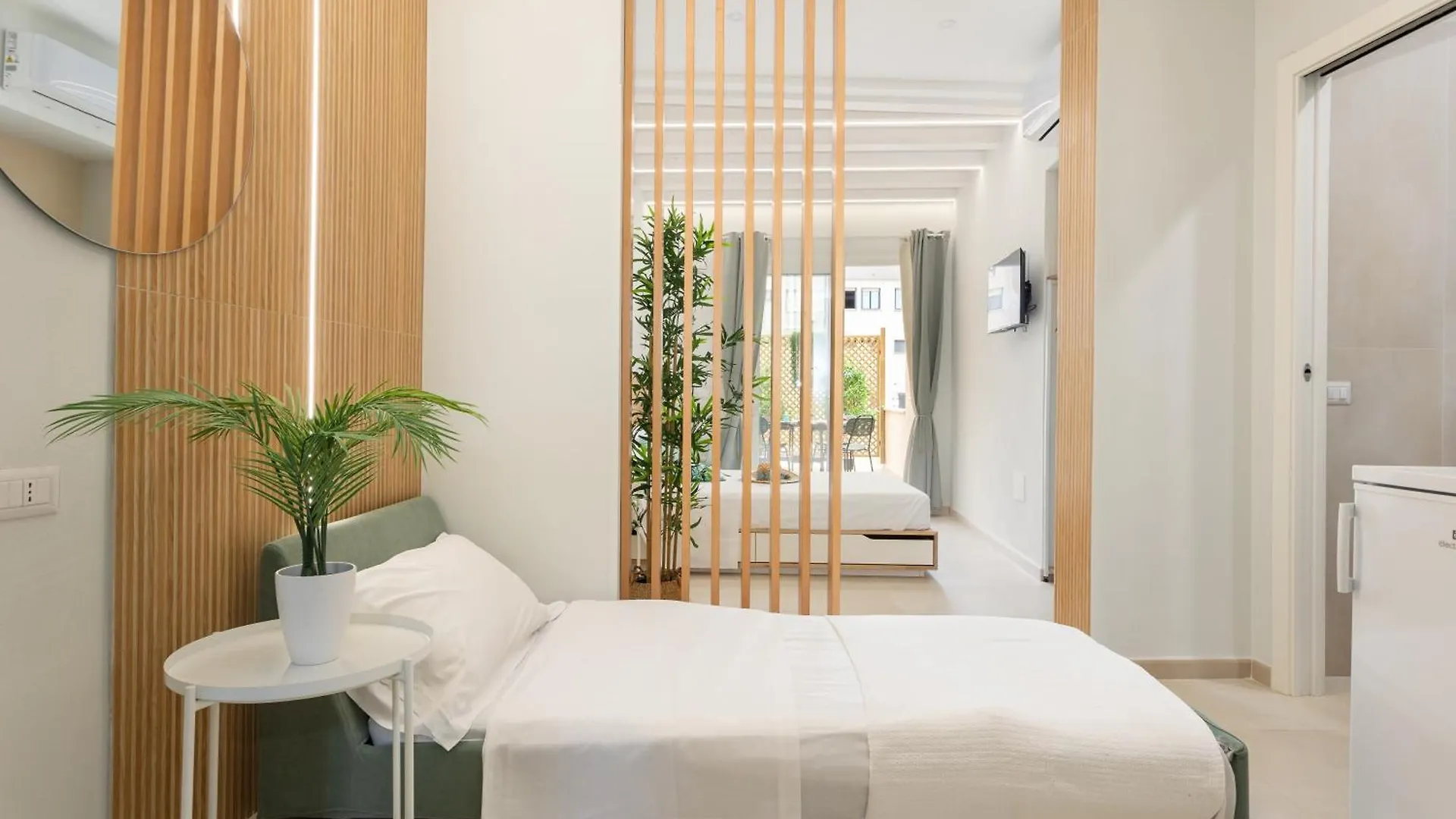 Gasthof Domus Laetitiae Rooms & Apartments Quartu SantʼElena